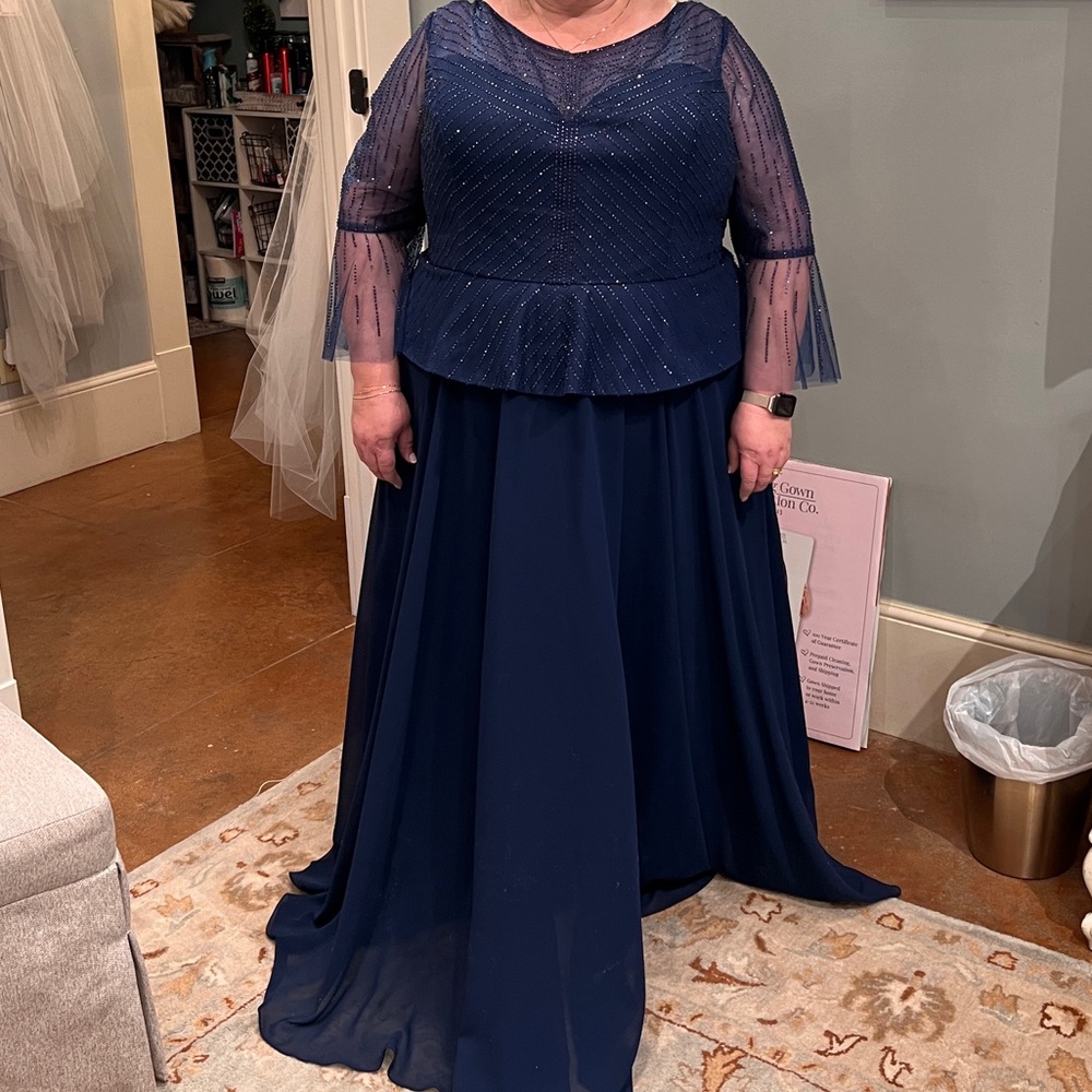Size 24 STUNNING Mother of the Bride dress. Never worn.